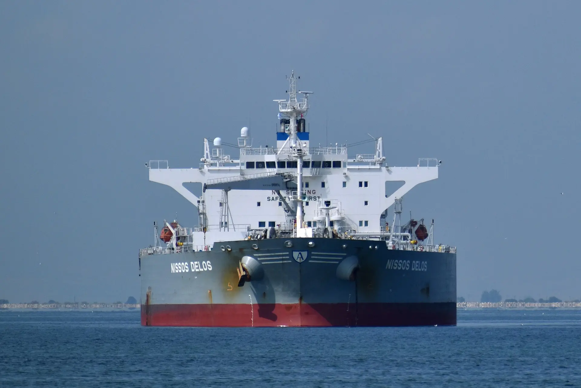Japón compensará a los importadores de petróleo por los altos costos de envío