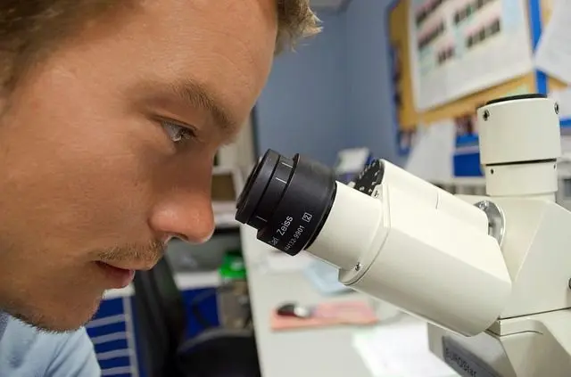 Científicos del Reino Unido recurren a la biología para obtener litio más limpio